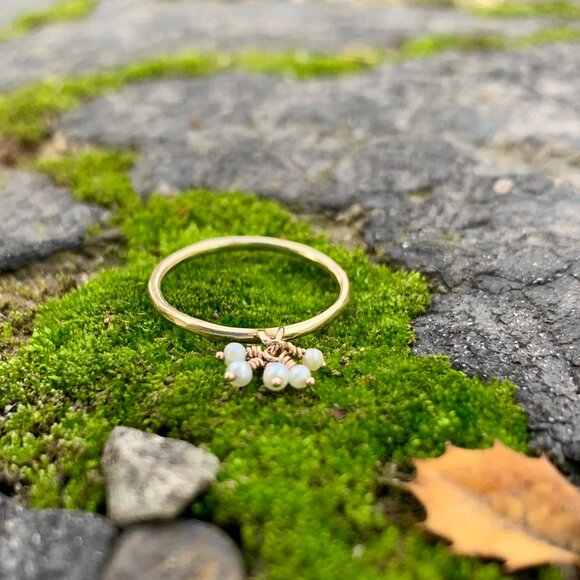 Me & Ro hammered gold bands and pearl cluster ring - Picture 2 of 9